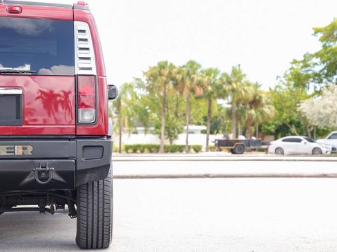 Used 2005 HUMMER H2 w/ Preferred Equipment Group AWD/4WD image 17