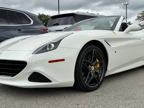 Used 2015 Ferrari California T RWD image 15