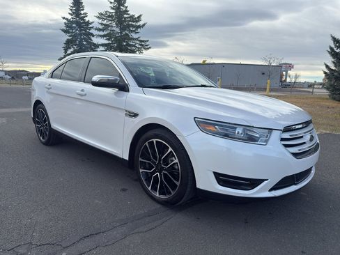 Used 2019 Ford Taurus Limited image 5