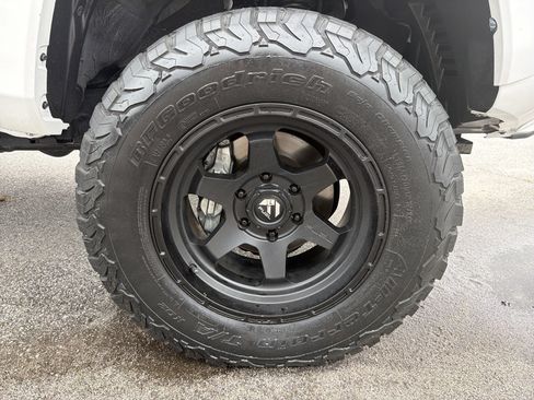 Used 2022 Toyota Tacoma SR5 w/ Technology Package RWD image 13