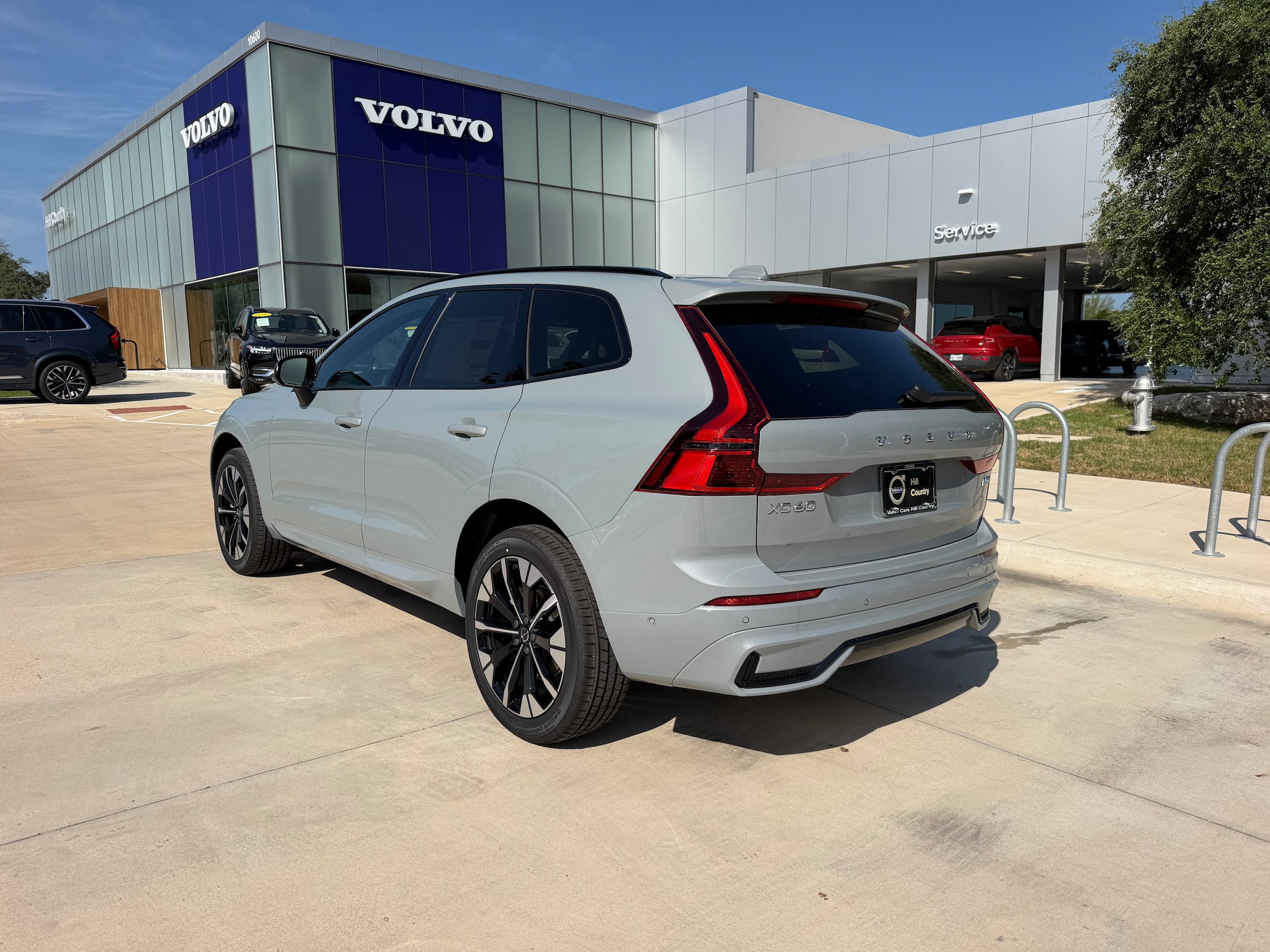 New 2026 Volvo XC60 B5 Plus w/ Protection Package Premier AWD/4WD image 4