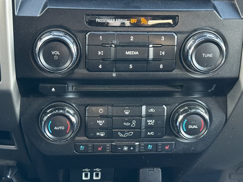 Used 2018 Ford F150 Lariat image 21