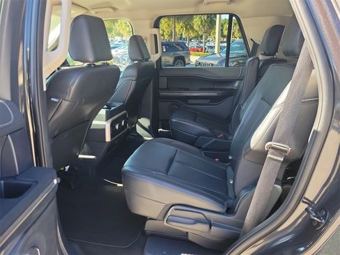 Used 2024 Ford Expedition XLT image 11
