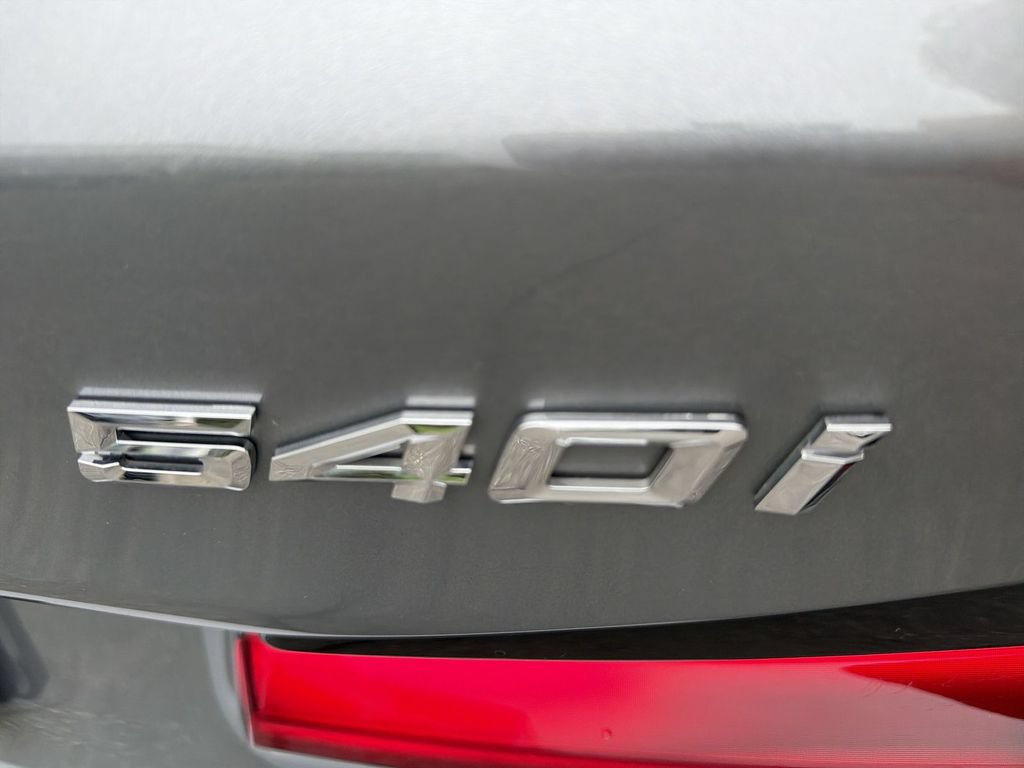 Used 2023 BMW 540i xDrive AWD/4WD image 15