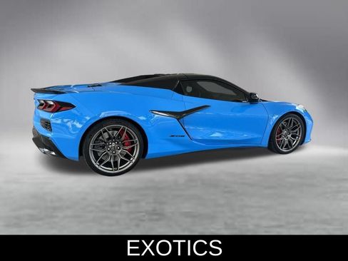 Used 2025 Chevrolet Corvette Z06 RWD image 4