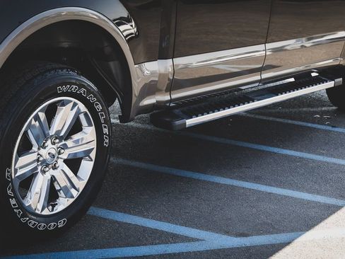 Used 2019 Ford F150 Lariat image 28