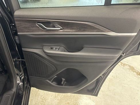 Used 2023 Jeep Grand Cherokee Limited w/ Trailer Tow Prep Group (B) image 32