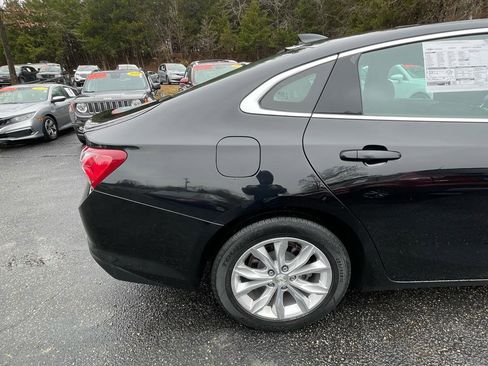 Used 2021 Chevrolet Malibu LT image 9