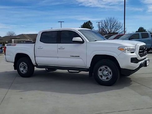 Used 2018 Toyota Tacoma SR w/ SR Convenience Package image 3