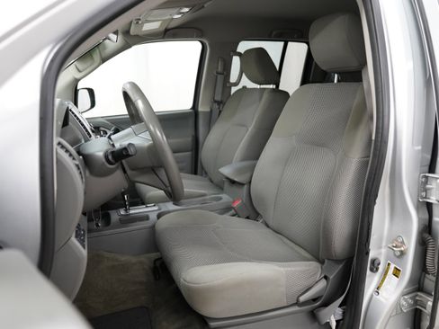 Used 2018 Nissan Frontier SV AWD/4WD image 4
