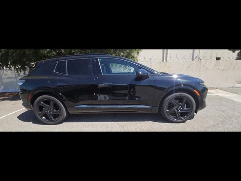 Used 2025 Chevrolet Equinox EV RS w/ Convenience Package II FWD image 20