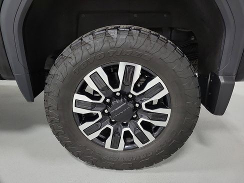 Used 2024 GMC Sierra 2500 Denali Ultimate w/ Max Trailering Package AWD/4WD image 8