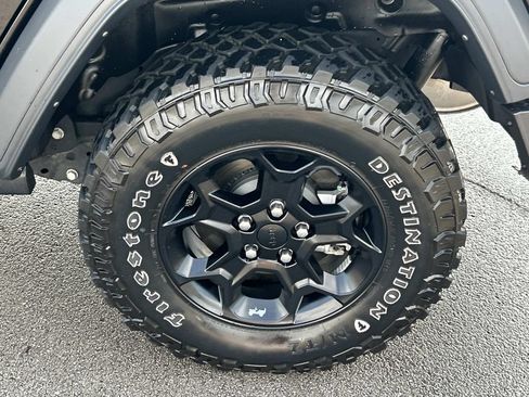 Used 2023 Jeep Wrangler Unlimited w/ Sun & Screen Package AWD/4WD image 16