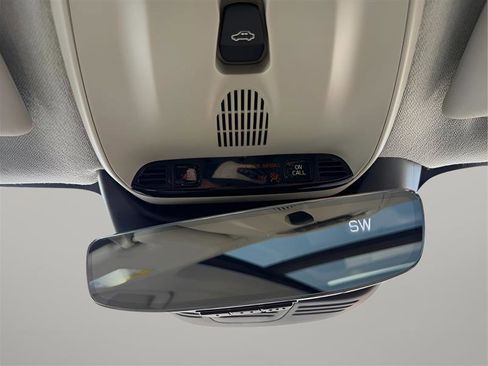 Used 2019 Volvo XC40 T5 Momentum image 47