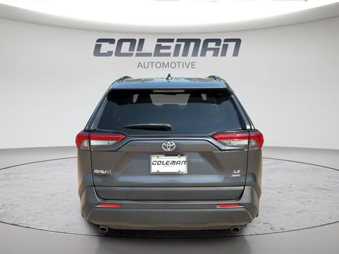 Used 2019 Toyota RAV4 LE AWD/4WD image 4