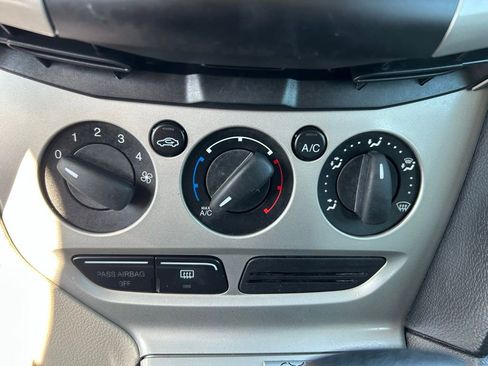 Used 2013 Ford Focus SE image 24