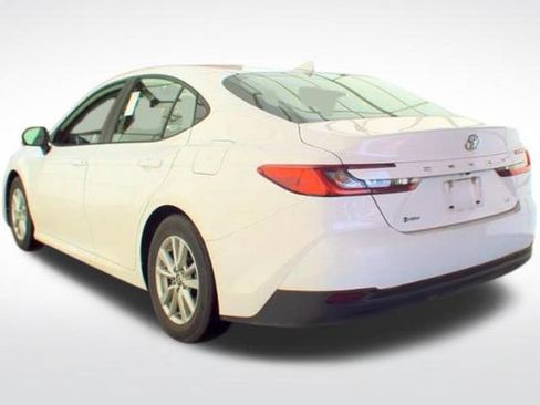 Used 2025 Toyota Camry LE FWD image 10