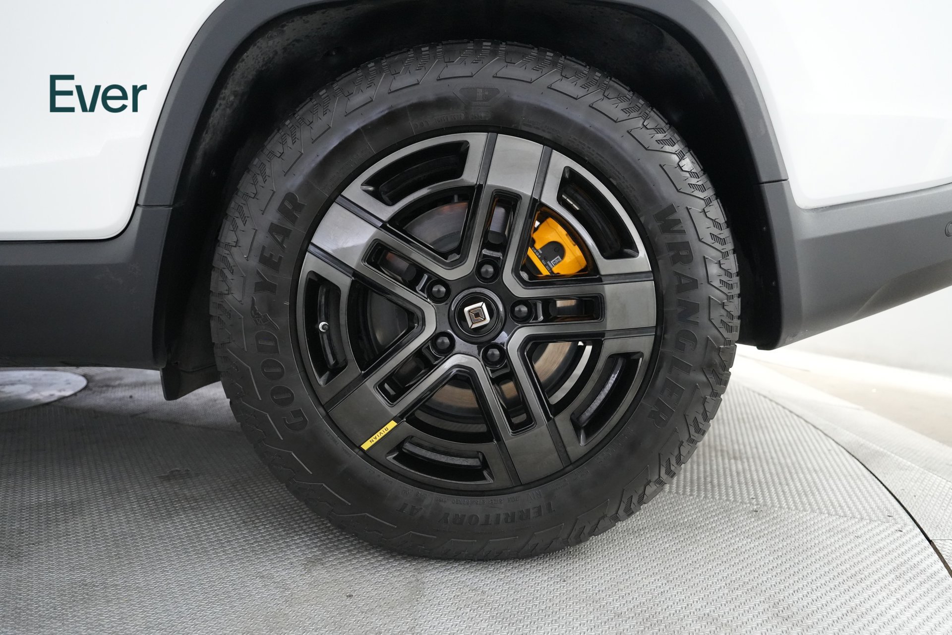 Used 2023 Rivian R1T Adventure Quad AWD/4WD image 9