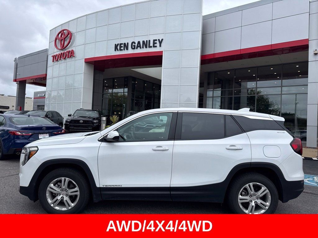 Used 2024 GMC Terrain SLE AWD/4WD image 3