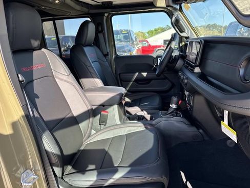 New 2025 Jeep Gladiator Rubicon image 14