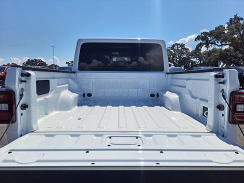 New 2025 Jeep Gladiator Mojave image 26