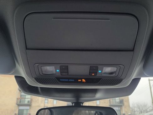 Used 2023 Ford Explorer XLT image 36