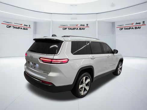 Used 2021 Jeep Grand Cherokee L Limited AWD/4WD image 6