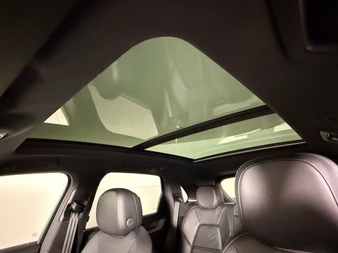Certified 2025 Porsche Cayenne S image 30