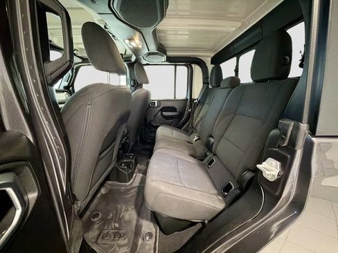 Used 2023 Jeep Gladiator Sport image 22