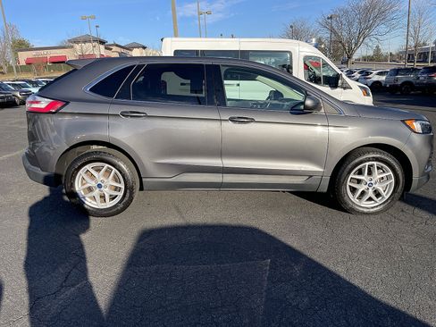 Used 2022 Ford Edge SEL w/ Convenience Package image 16