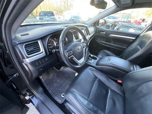 Used 2015 Toyota Highlander XLE image 7