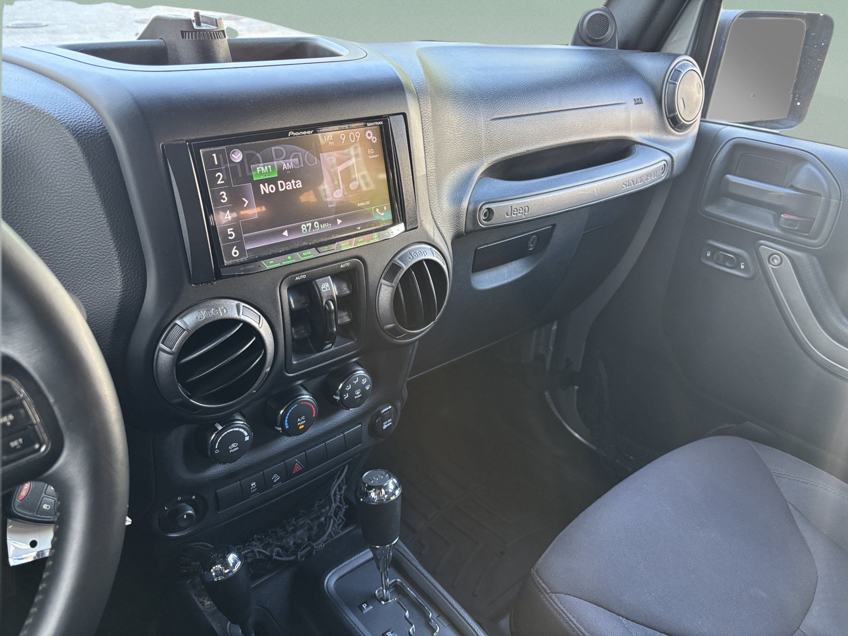 Used 2013 Jeep Wrangler Unlimited Sport AWD/4WD image 8