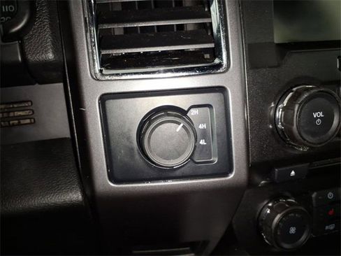 Used 2015 Ford F150 XLT w/ Equipment Group 302A Luxury image 22