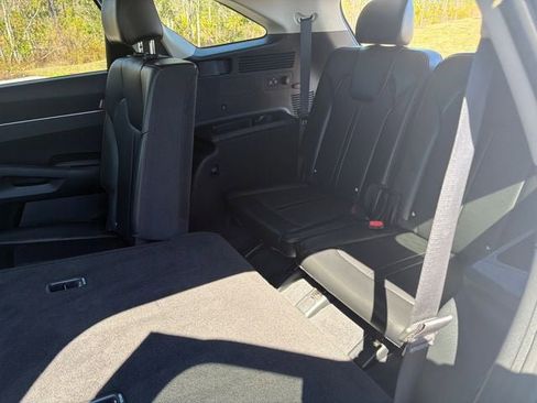 Used 2024 Kia Sorento S image 10