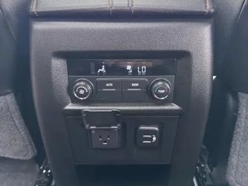Used 2019 Chevrolet Traverse LT w/ LT Premium Package FWD image 50
