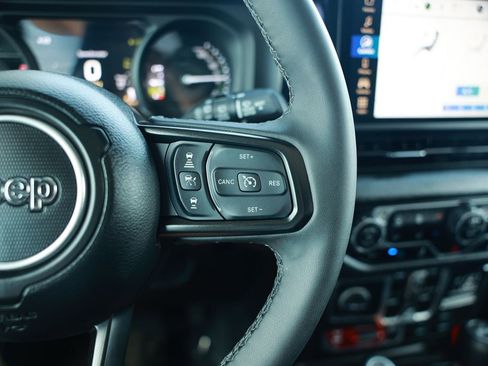 Used 2025 Jeep Wrangler Willys 4xe image 23