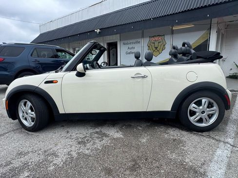 Used 2007 MINI Cooper Convertible FWD image 3