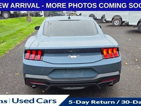 Used 2024 Ford Mustang Coupe RWD image 7