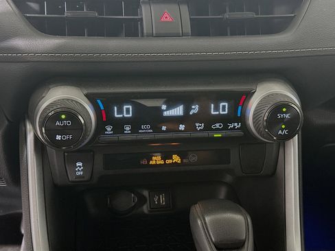 Used 2024 Toyota RAV4 LE AWD/4WD image 22