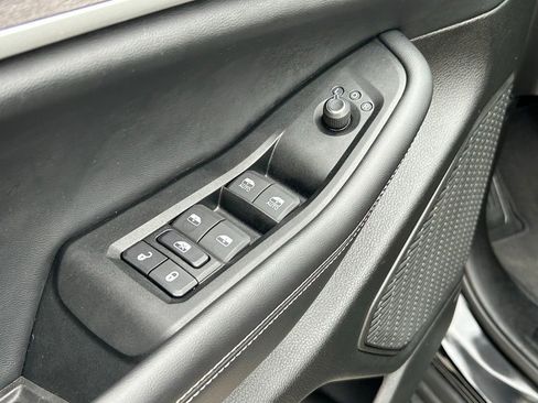 Certified 2024 Jeep Grand Cherokee Limited w/ Black Appearance Package image 48