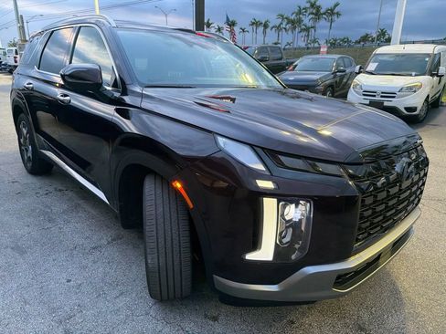 Used 2024 Hyundai Palisade Limited FWD image 3
