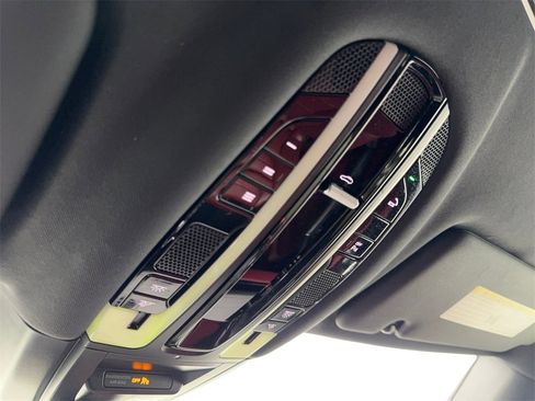 Used 2020 Porsche Cayenne w/ Premium Package image 72