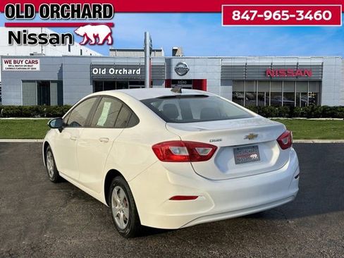 Used 2017 Chevrolet Cruze LS image 8