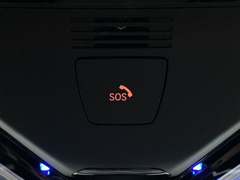 Certified 2023 BMW X7 xDrive40i w/ Executive Package image 30