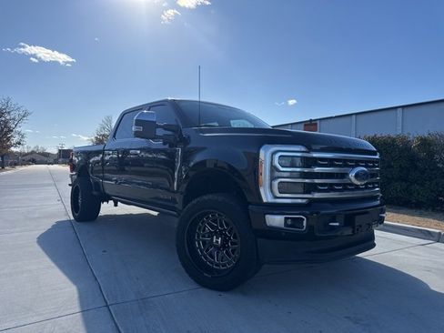 Used 2024 Ford F250 Platinum image 2