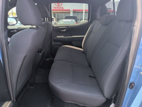 Used 2019 Toyota Tacoma TRD Off-Road AWD/4WD image 25