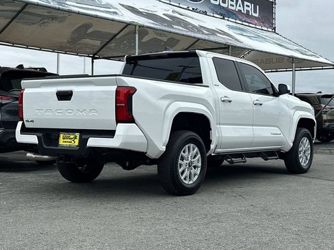 Used 2024 Toyota Tacoma SR5 AWD/4WD image 4