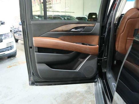 Used 2015 Cadillac Escalade ESV Premium image 23