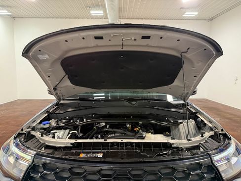 Used 2025 Ford Explorer ST-Line AWD/4WD image 87