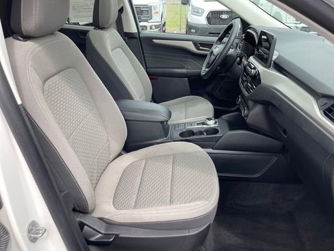 Used 2022 Ford Escape SE w/ SE Sport Appearance Package image 37